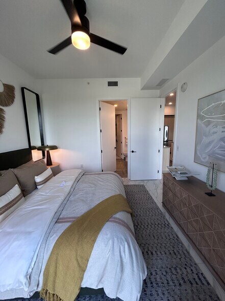 Building Photo - 2362 NE 172nd St