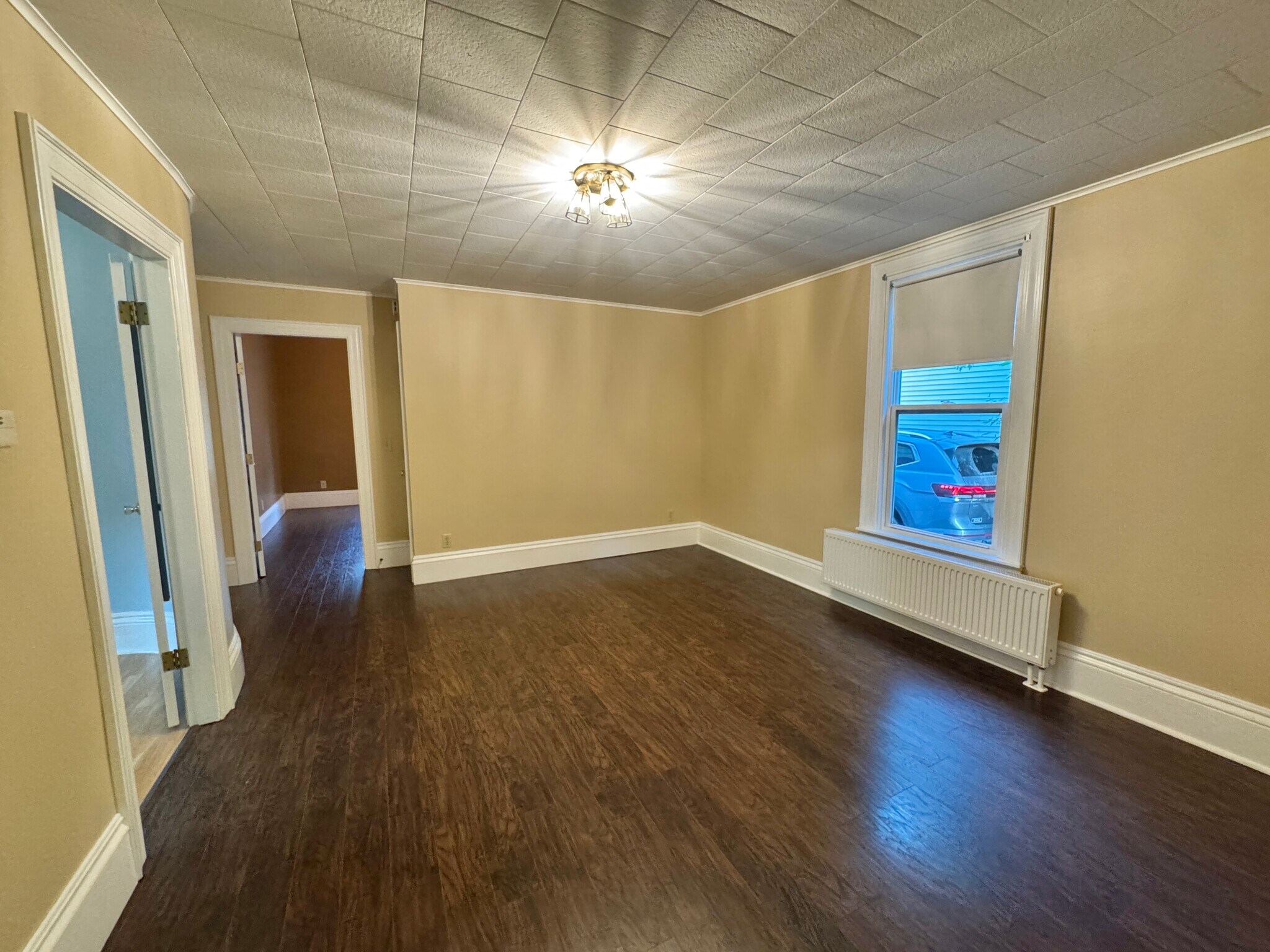 Building Photo - 246 Elm St
