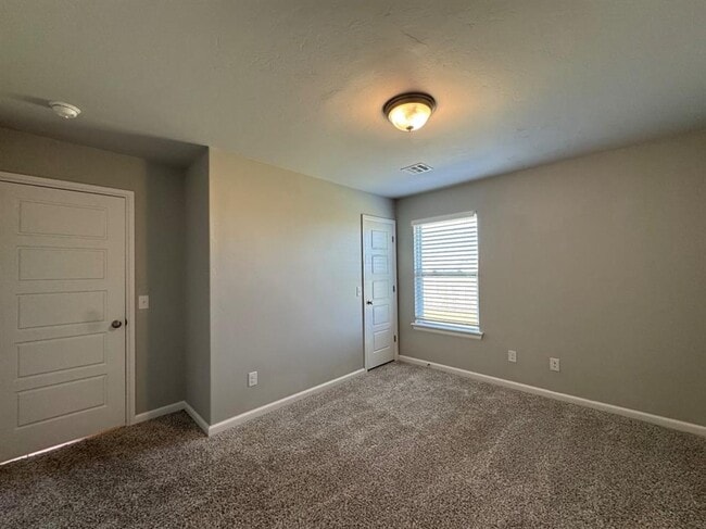 Building Photo - 18305 Autumn Grv Ct