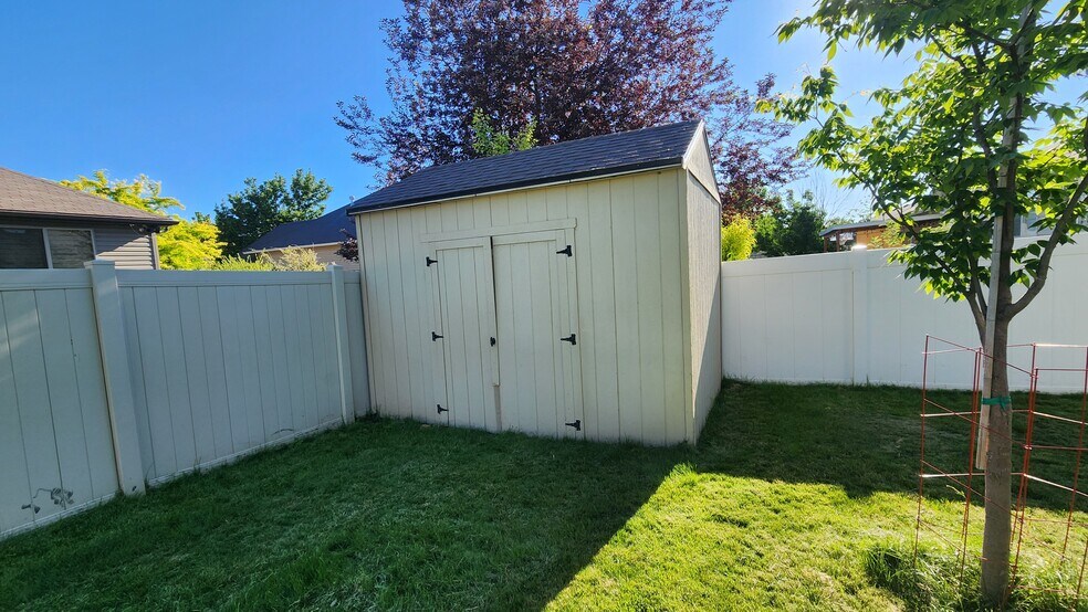 Backyard shed - 883 W 2100 S