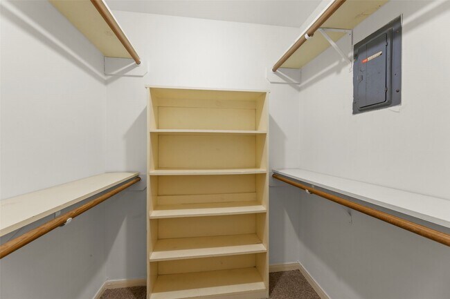 Building Photo - 15751 Fern Basin Dr