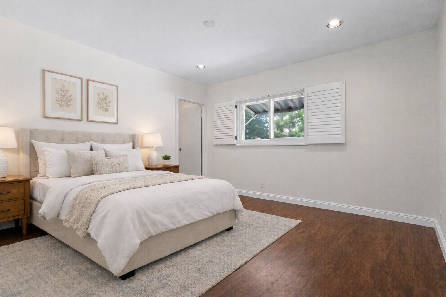 Building Photo - 11953 Collins St