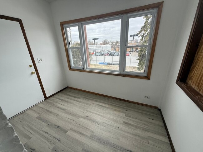 Building Photo - 5217 W Cuyler Ave