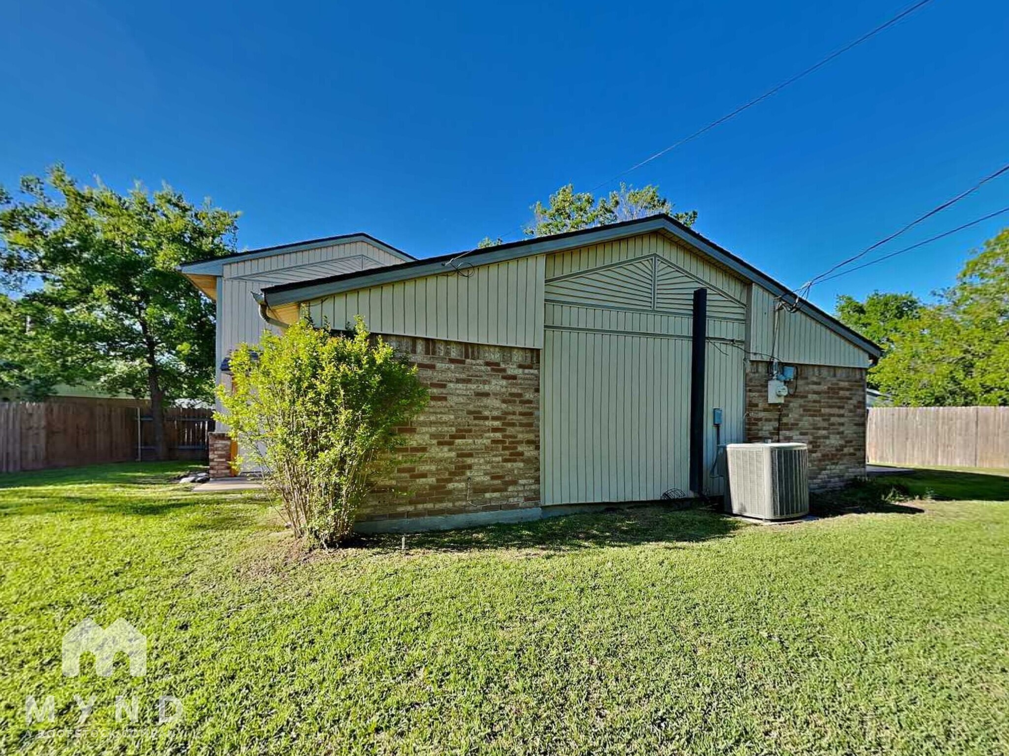 Building Photo - 5311 Rowcrop Dr