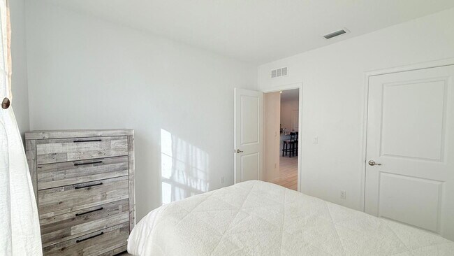 Building Photo - 5154 Armina Pl