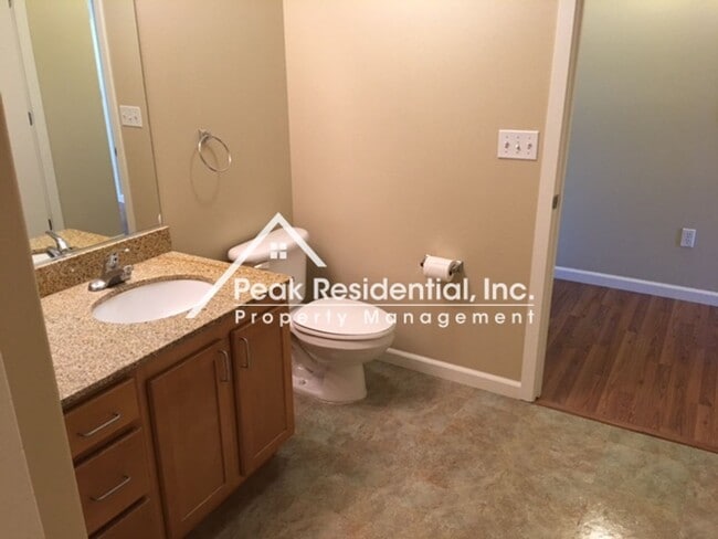 Building Photo - Spacious 2bd/2ba North Natomas Condo