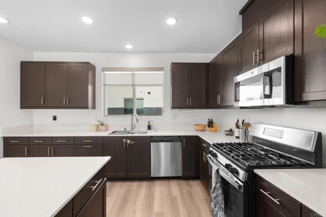 Building Photo - 5485 Seacliff Pl