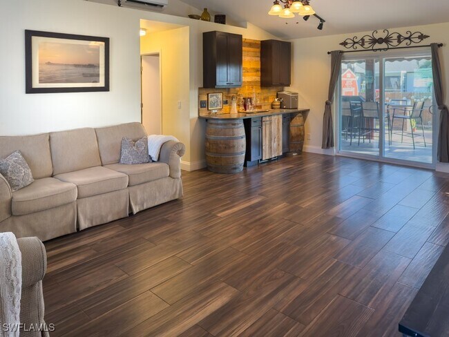 Building Photo - 8382 Butternut Rd