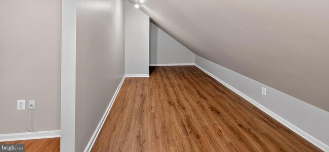 Building Photo - 6933 Sandy Creek Ct