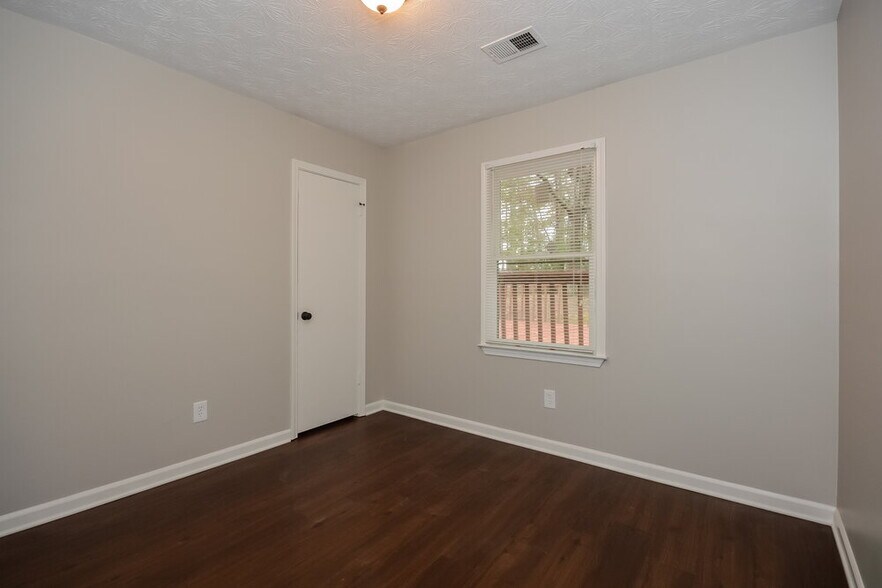 Building Photo - 1589 Cherry Hill Rd SW