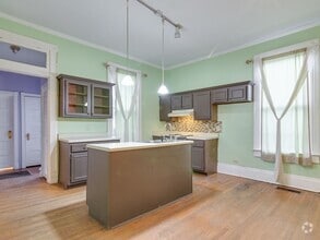 Building Photo - 3BR/1B Home in GREAT Midtown Location!!