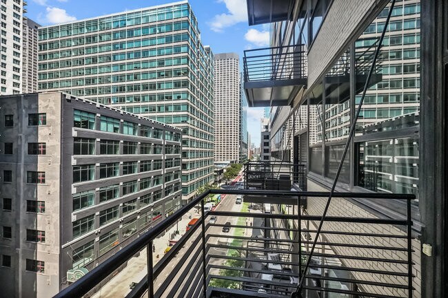 Building Photo - 130 S Canal St