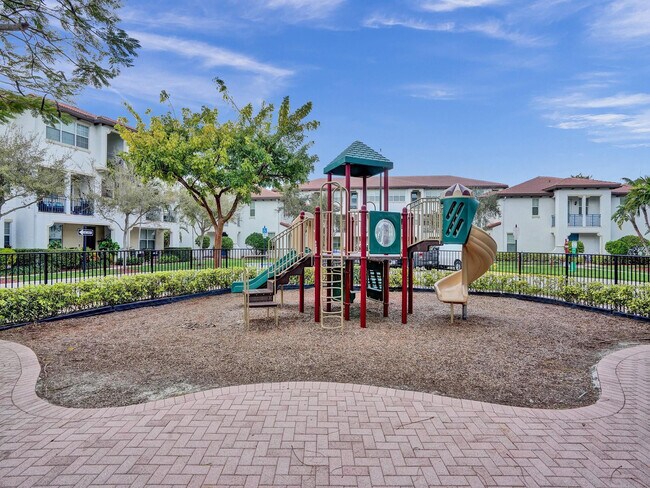 Building Photo - 11960 SW 27th Ct