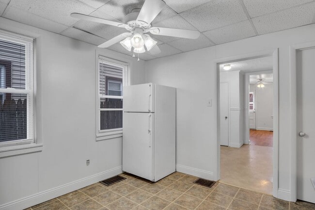 Building Photo - 2 bedroom 1 bathroom located in the heart of Carlisle