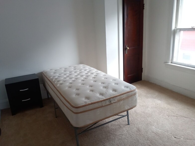 Building Photo - 10012 Edgepark Dr