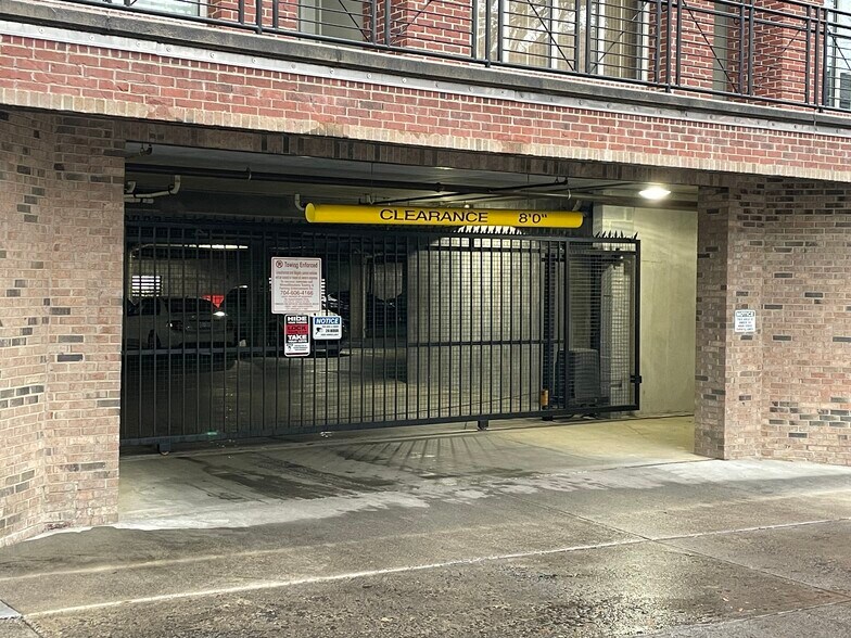 Gated Garage - 1101 W 1st St