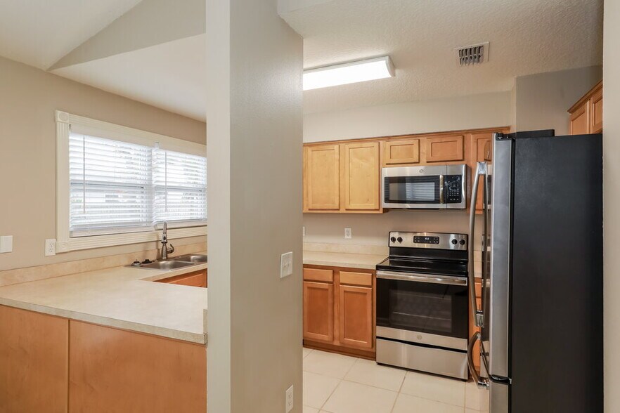 Building Photo - 8164 Fort Chiswell Trail