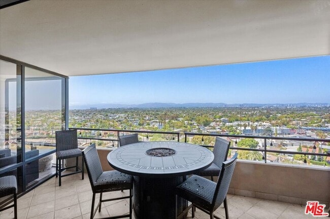 Building Photo - 4316 Marina City Dr