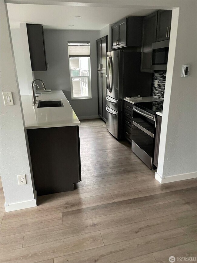 Building Photo - 2bd/1.75ba Mercer Island Condo