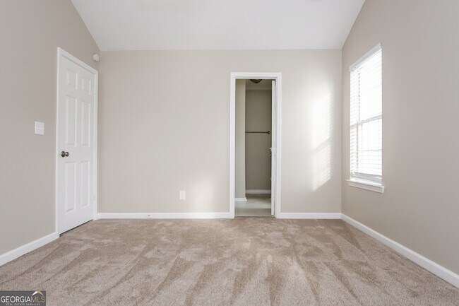 Building Photo - 6584 Planters Ct