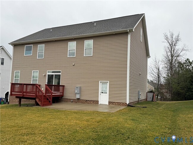 Building Photo - 512 Paddle Creek Dr