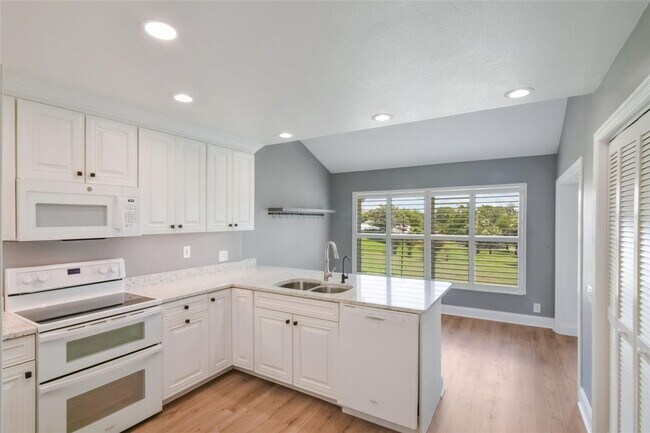 Building Photo - Beautiful 3 Bedroom 2 Bath House For Rent