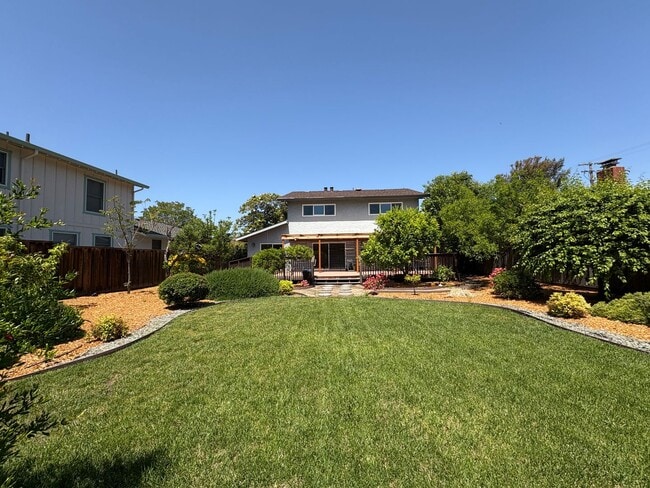 Building Photo - Charming Palo Alto Home with Beautiful Lan...