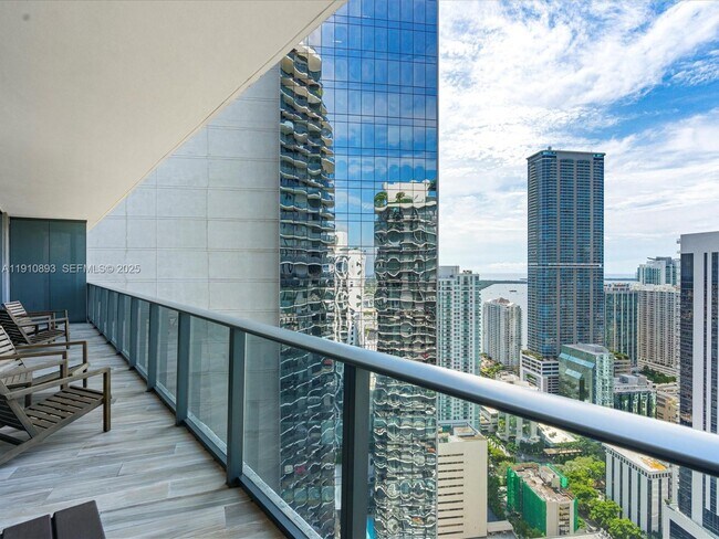 Building Photo - 801 S Miami Ave