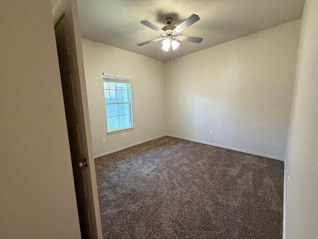 Building Photo - Luxury Town House in Southwest Lubbock