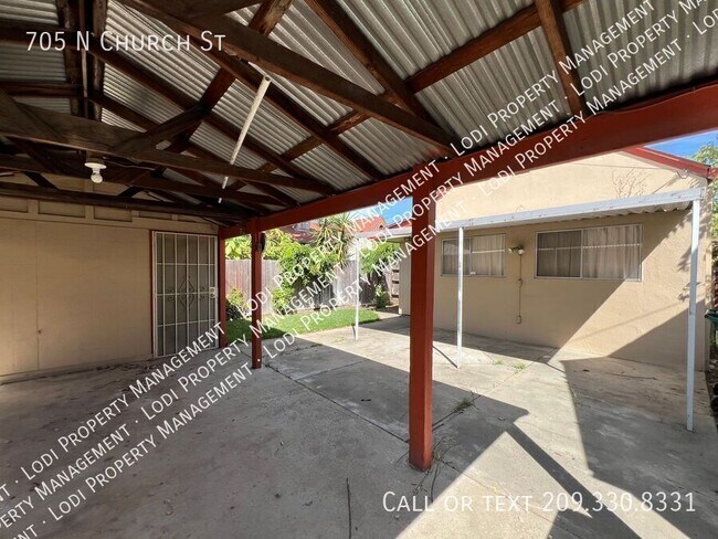 Building Photo - 705 N Church St