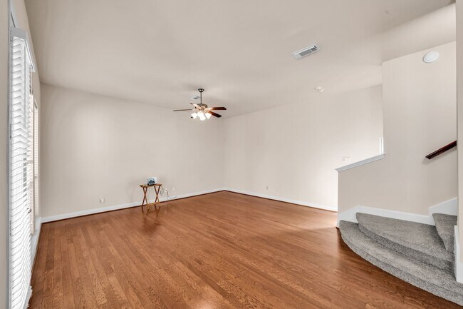 Building Photo - 1607 W Dallas St