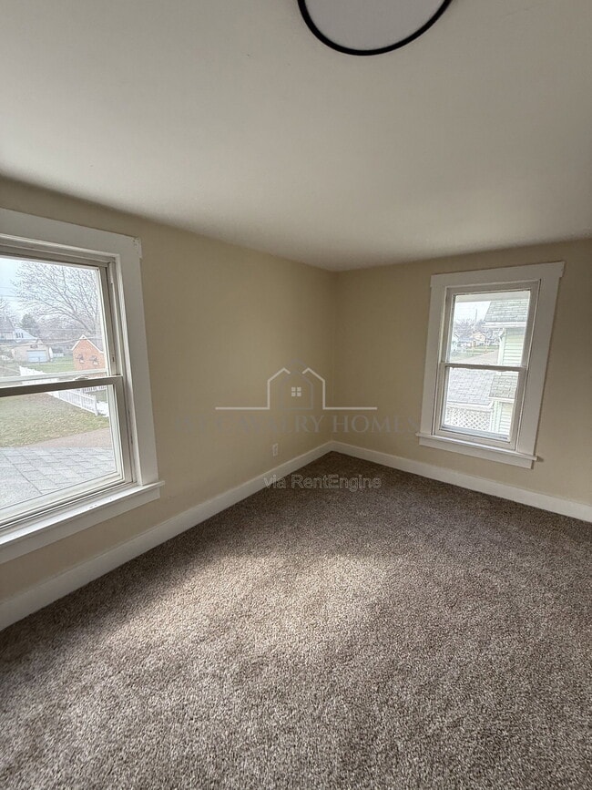 Building Photo - 2213 17th St NE