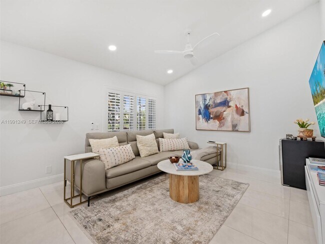 Building Photo - 413 Cameron Dr