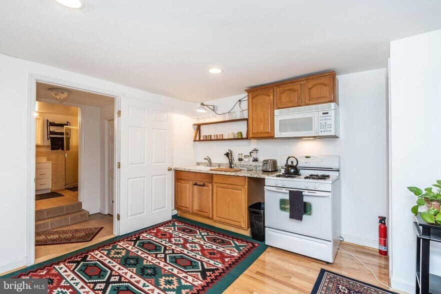 Building Photo - 701 W 37th St