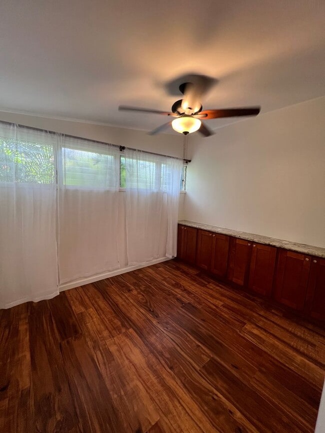 Building Photo - Recently renovated 1 bedroom, 1 bath, 1 parking in Palolo!