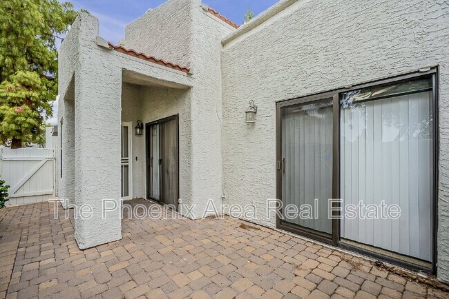 Building Photo - 850 S River Dr