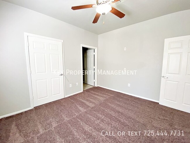 Building Photo - 3 BEDROOM 2 BATH CONDO WITH ATTACHED 2 CAR...