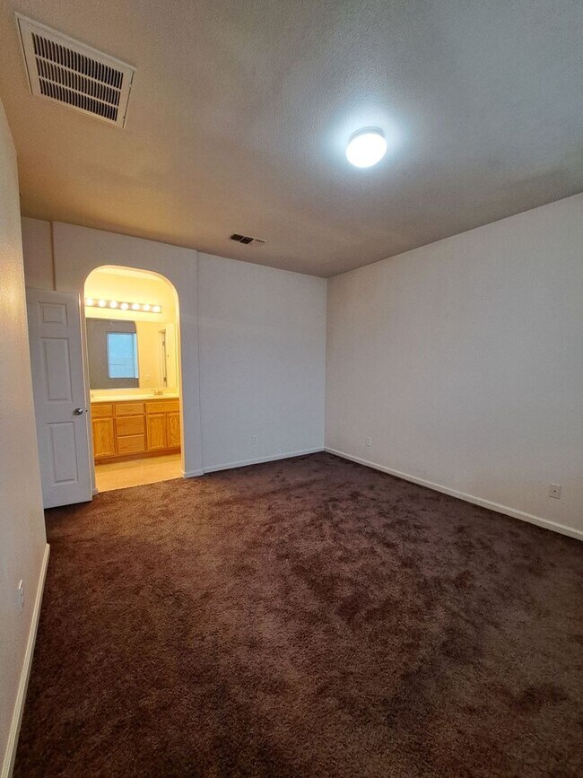 Building Photo - Single-Level 2BR Home with 2-Car Garage!