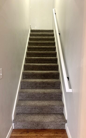 Building Photo - 33 S 900 E