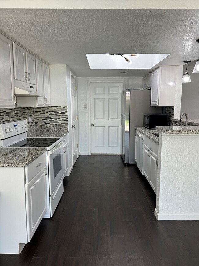 Building Photo - 11127 Sageview Dr
