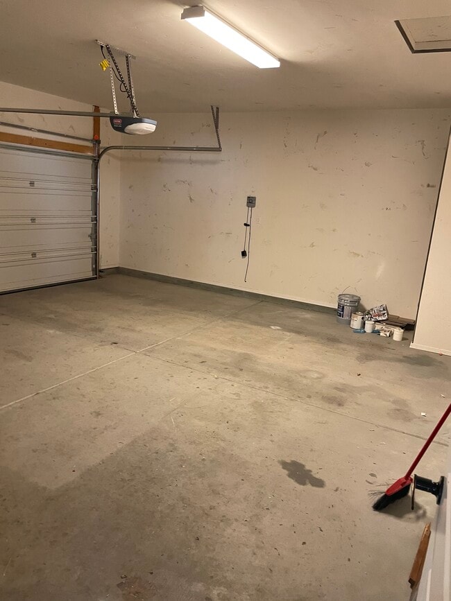 Building Photo - 3933 Agua Duro Dr