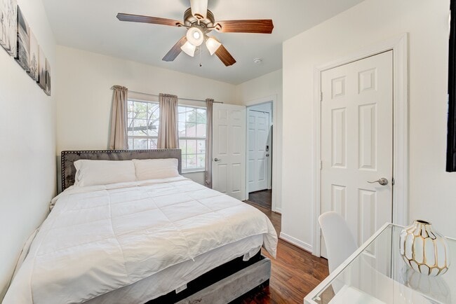 Building Photo - 2720 Truxillo St