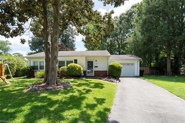 Building Photo - 820 Plainsman Ct