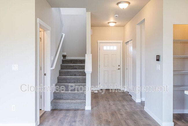 Building Photo - 206 Tacoma Ct NW