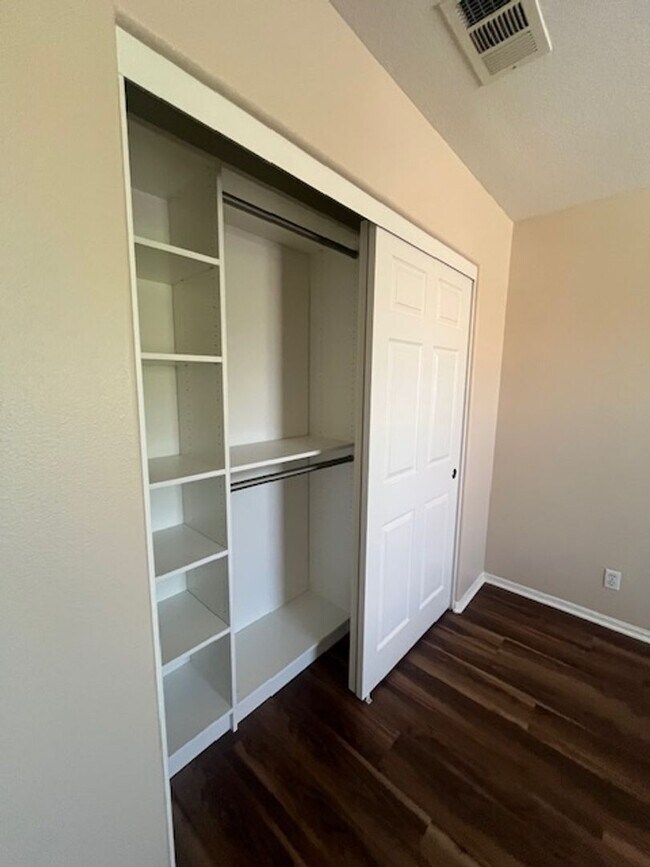 Building Photo - Beautiful Estate located in the Highly des...