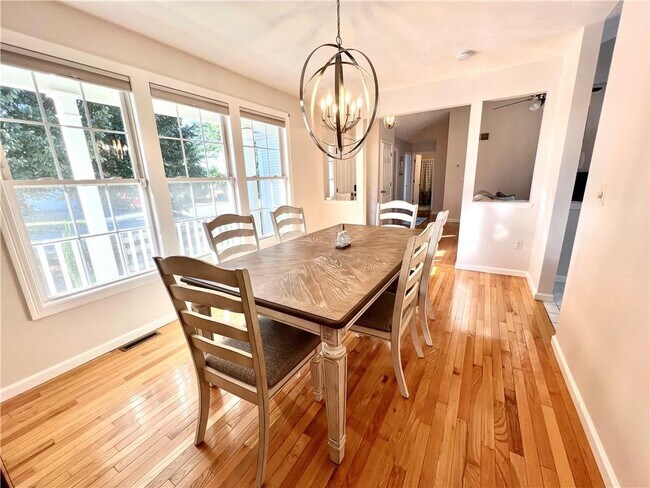 Building Photo - 65 Carriage Trl