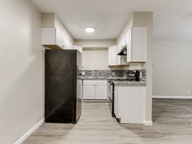 Building Photo - 1000 NW 88th St