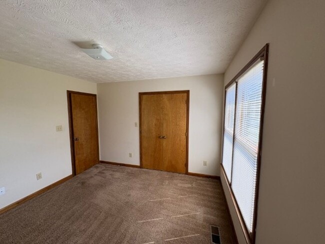 Building Photo - 2 Bedroom 2 Bathroom Duplex Available in H...