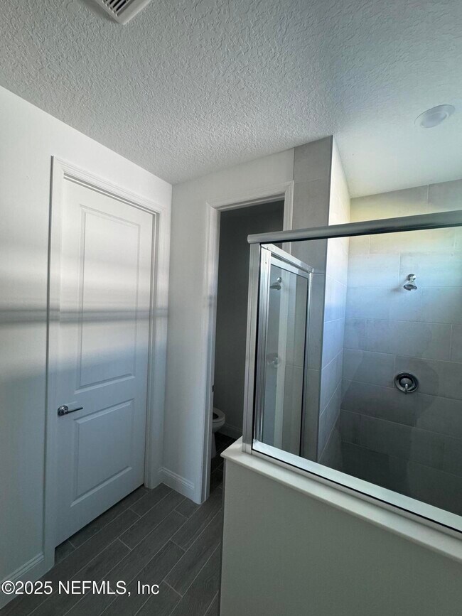 Building Photo - 113 Pentwater Rd