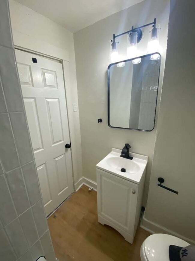 Building Photo - 1216 Belmont St